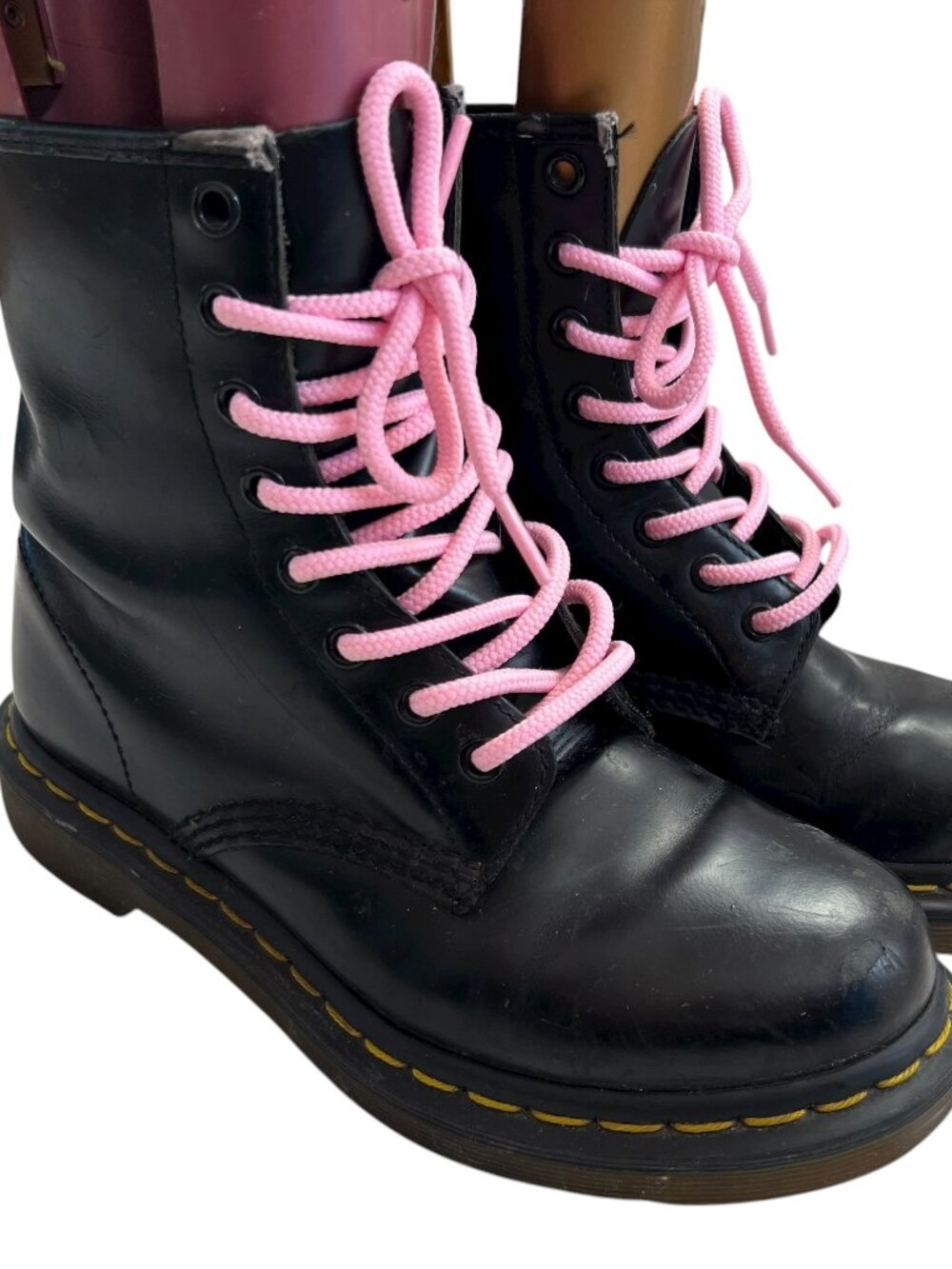 Dr Martens boots 1460 smooth black leather pink laces womens 6 combat docs